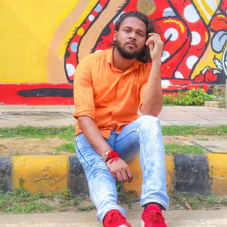 Portrait of Ananya meditation instructor